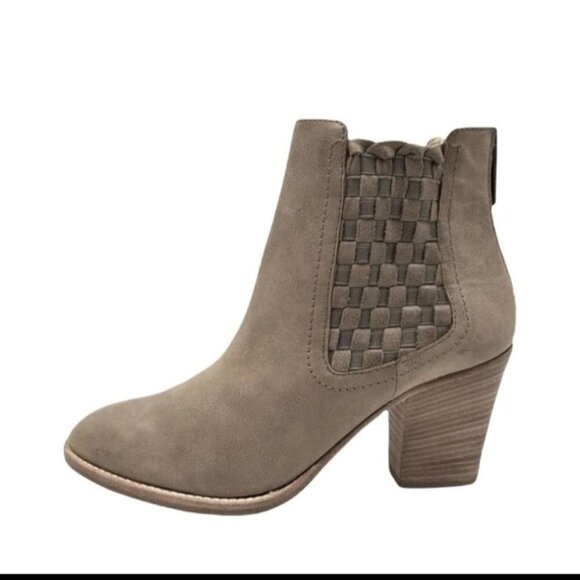 Aquatalia Frannie Weatherproof Suede Booties Size 9.5 - Picture 1 of 8